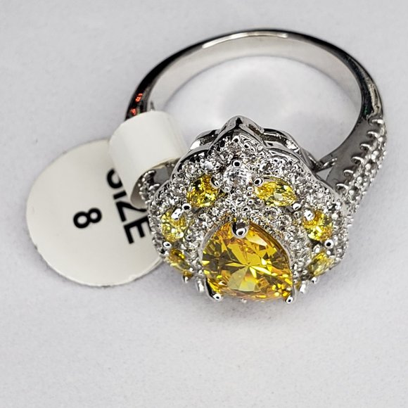 💎Stunning Pear Shaped Yellow Sapphire Fashion Ring Adorned with Pave Stones - Picture 8 of 8